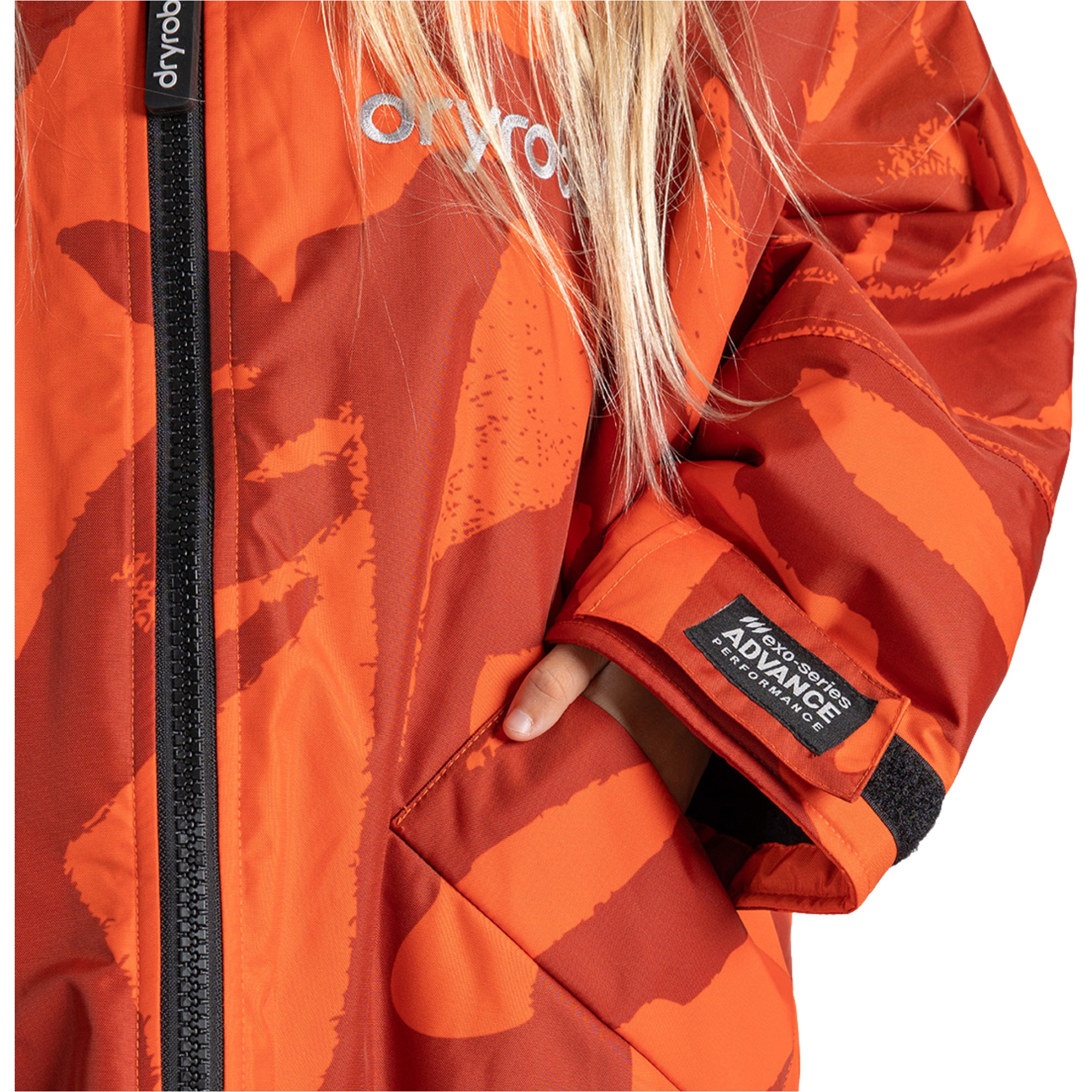 2026 Dryrobe Advance Junior Long Sleeve Changing Robe V3KSLSDA - Mosaic Palm